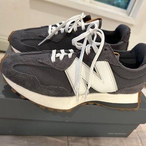 New Balance 327 Women's Size 8.5 Grey White